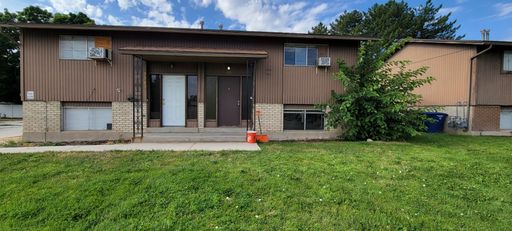 NO LEASING FEE + $300 OFF FIRST MONTH'S RENT! Bright & Beautiful 2 bedroom townhome is a must see! – photo 1