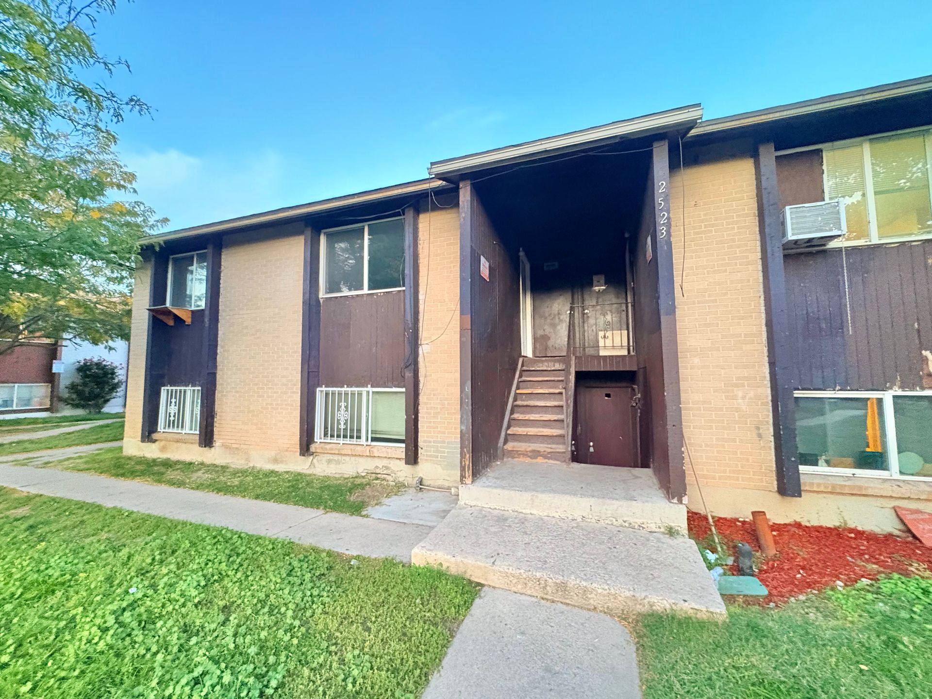 2523 Lakecrest 4-plex