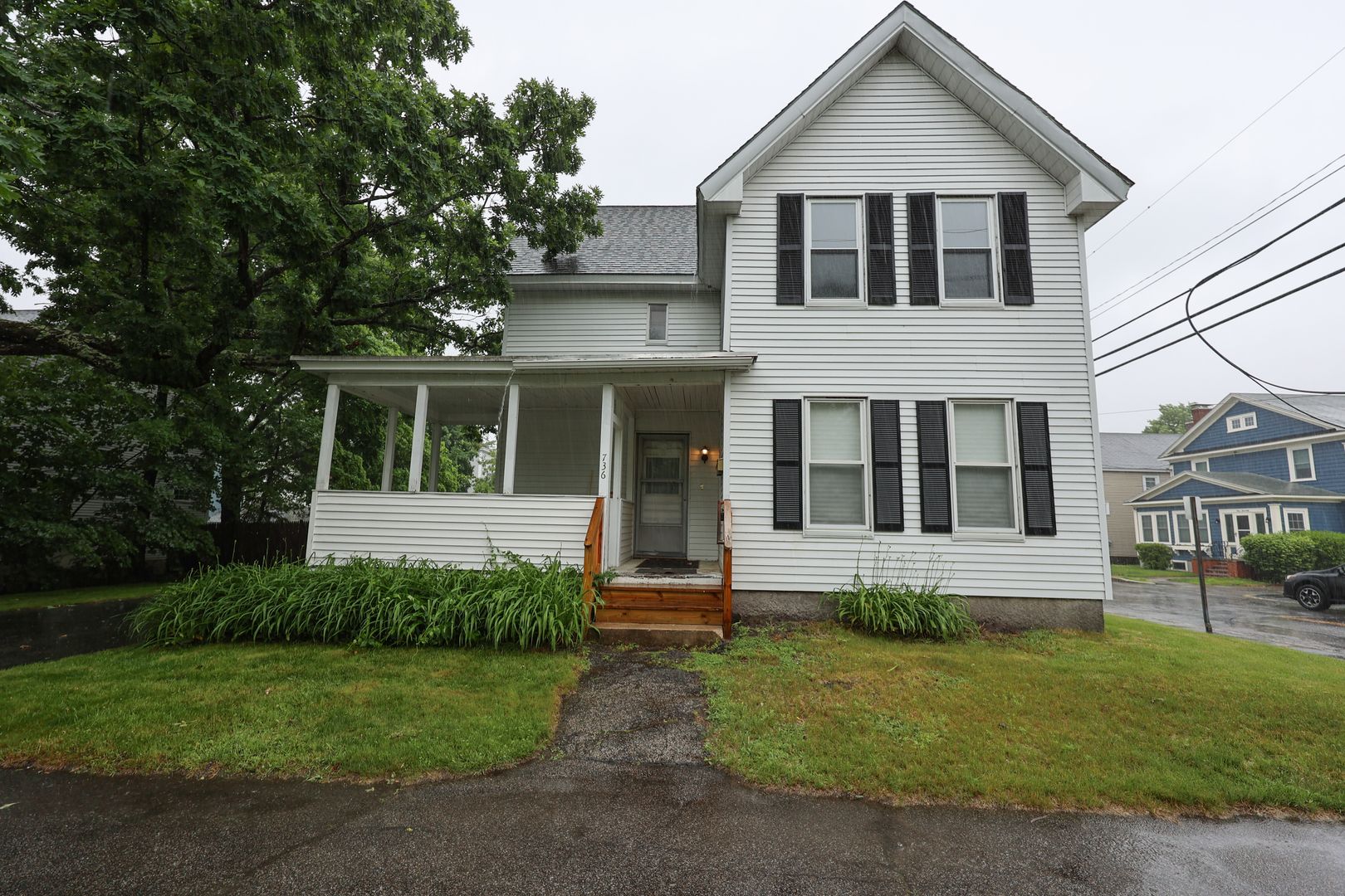 Manchester House: 736 Maple Street