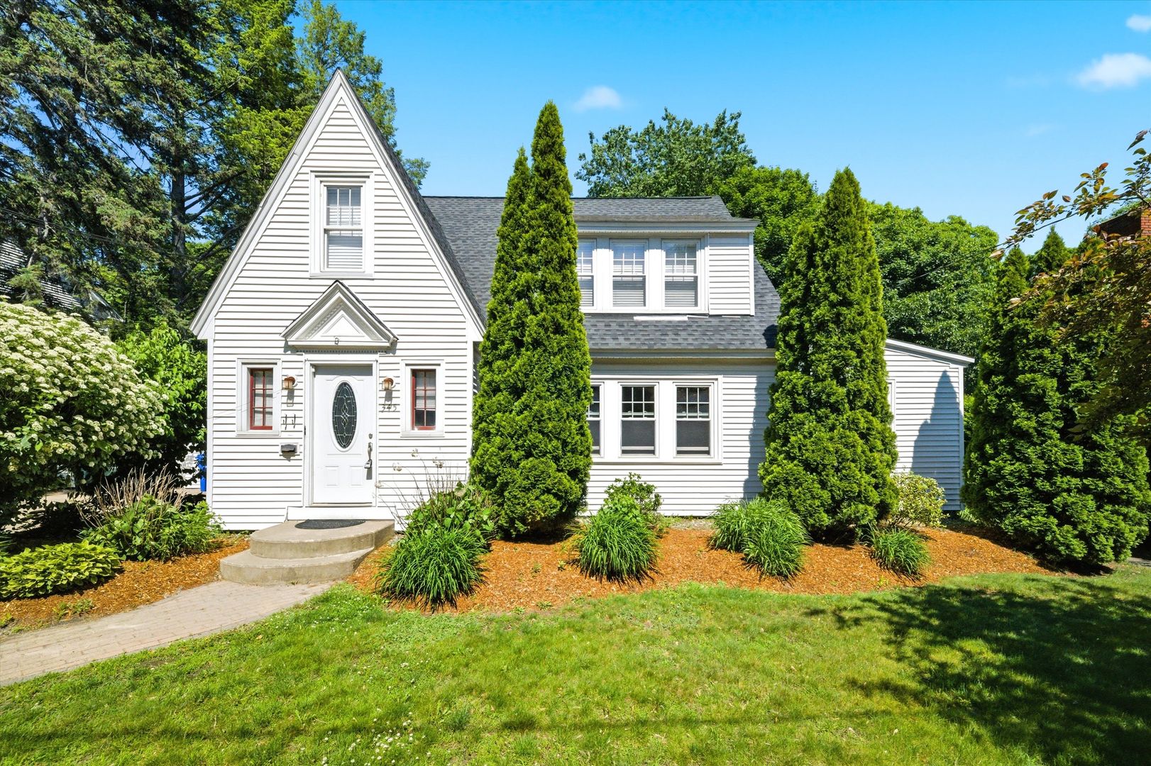 Manchester Apartment: 345 Coolidge Ave
