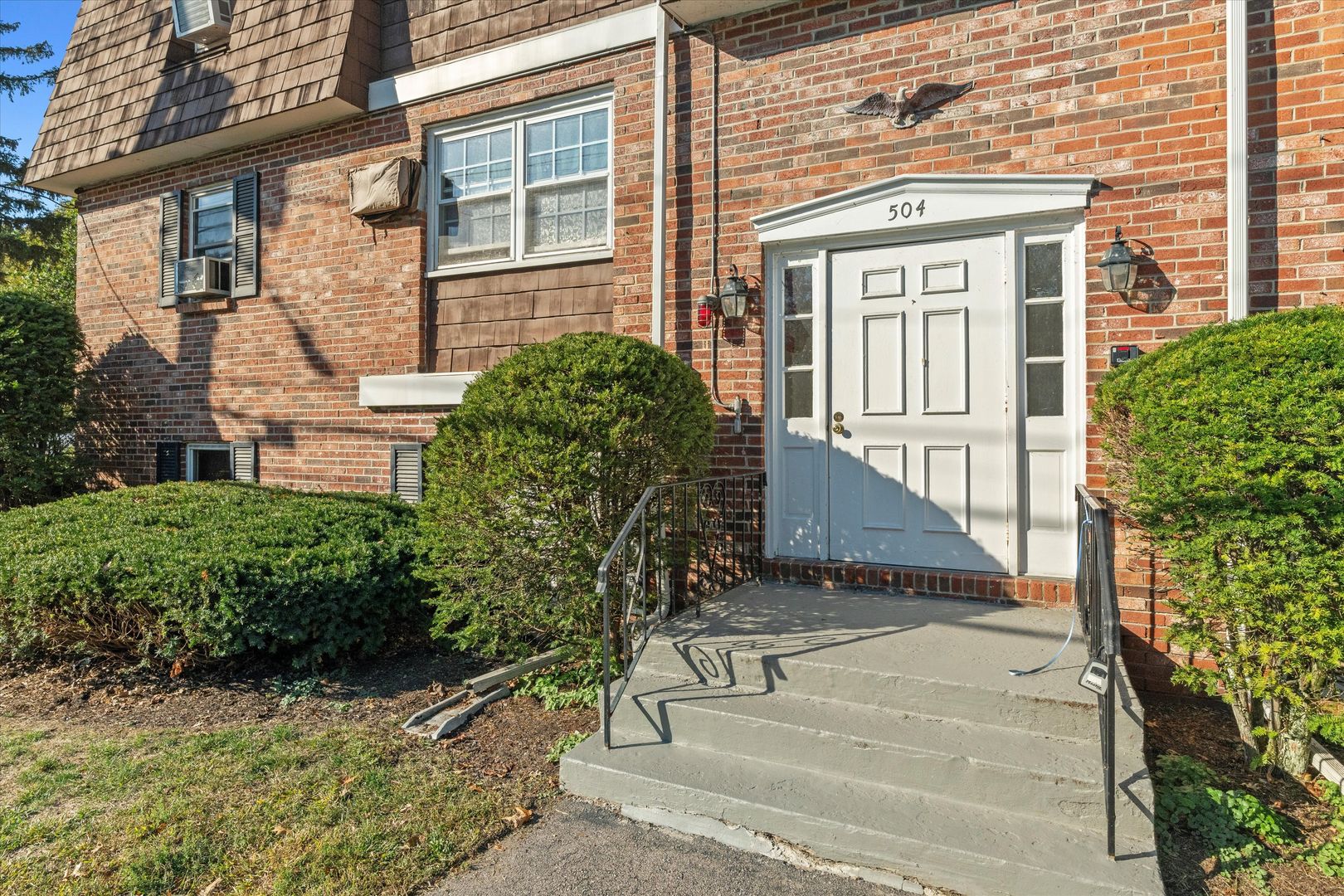 Manchester Apartment: 504 River Road