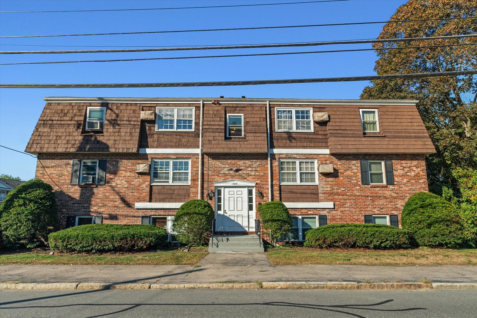 Manchester Apartment: 504 River Road