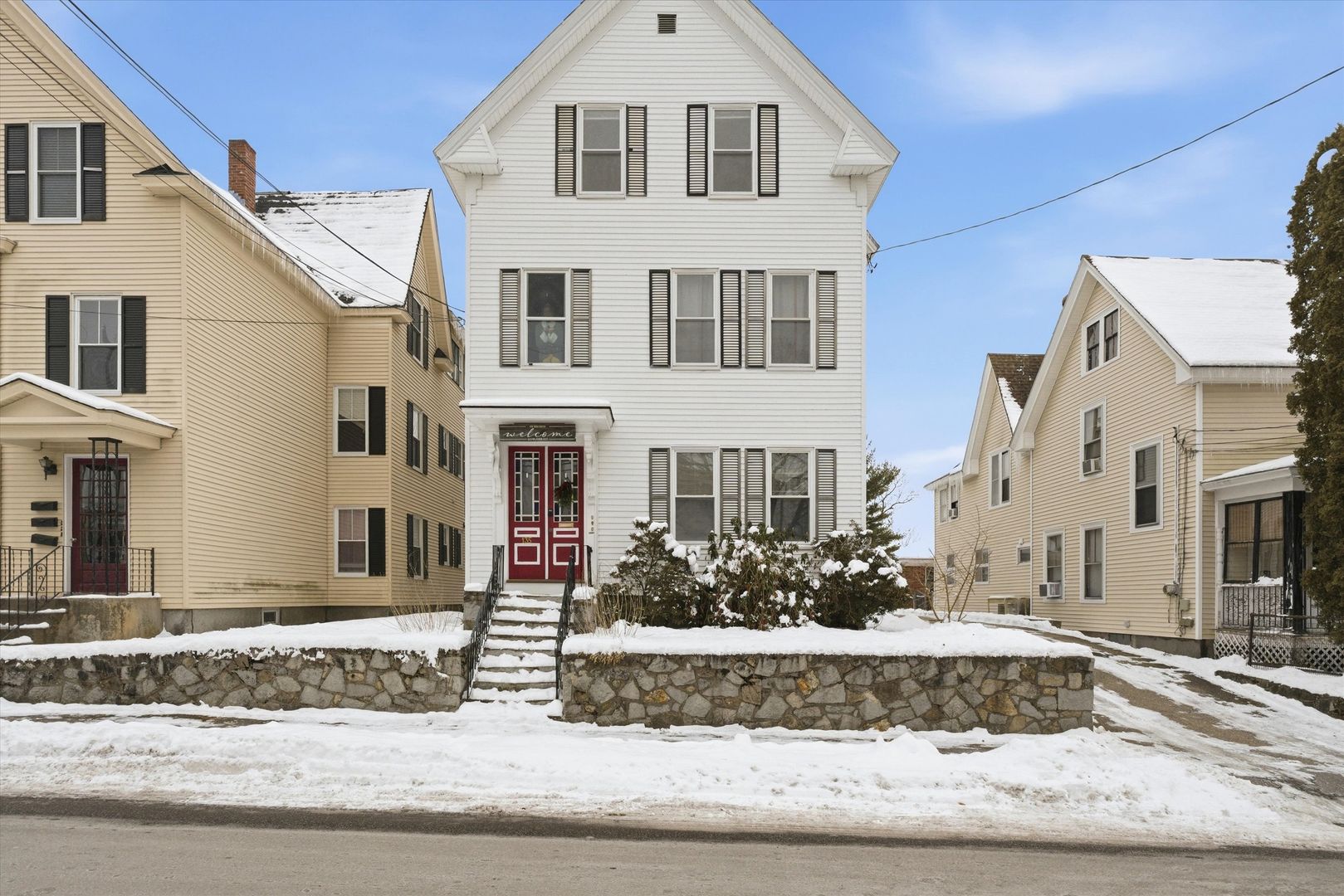 Manchester Apartment: 135 Sagamore Street