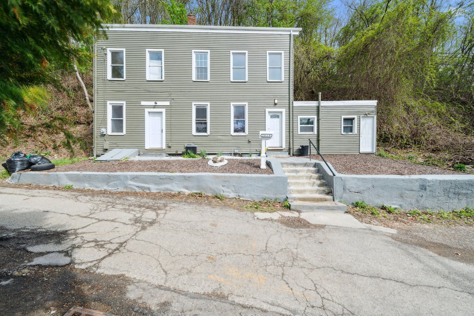 Pittsburgh House: 2819 Spring Garden Ave