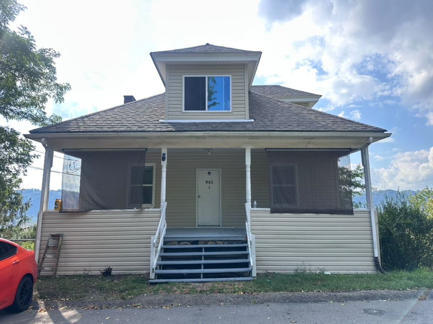 Ambridge Apartment: 941 Pine St