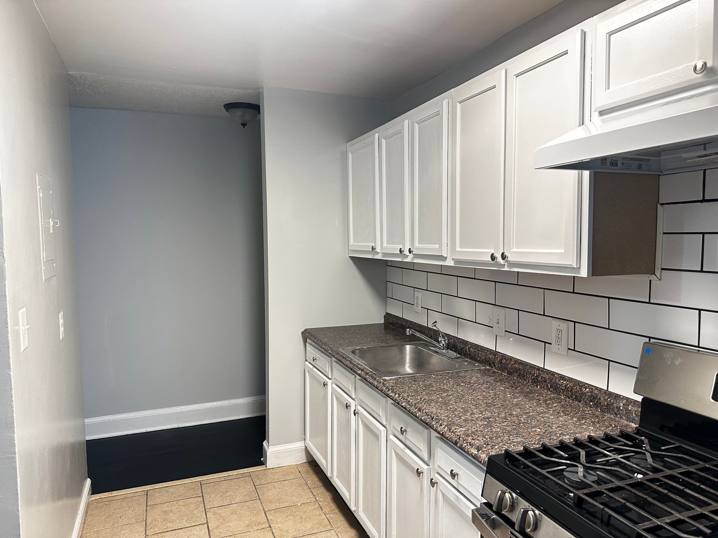 Washington Apartment: 4632 Hillside SE