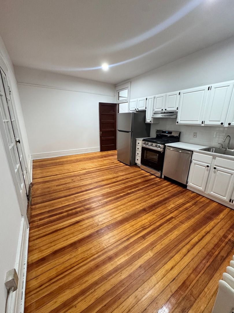 Montclair Apartment: 416 Bloomfield Ave
