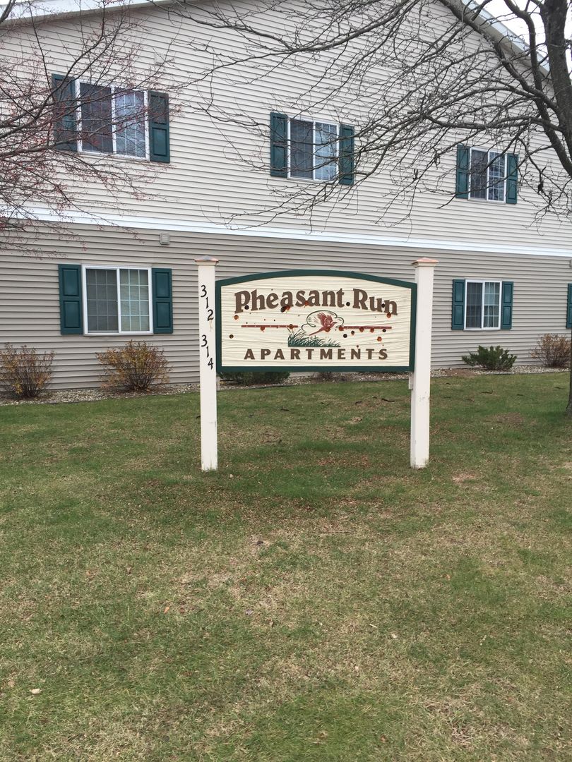 WAUPACA Apartment: 312-314 S WESTERN AVE