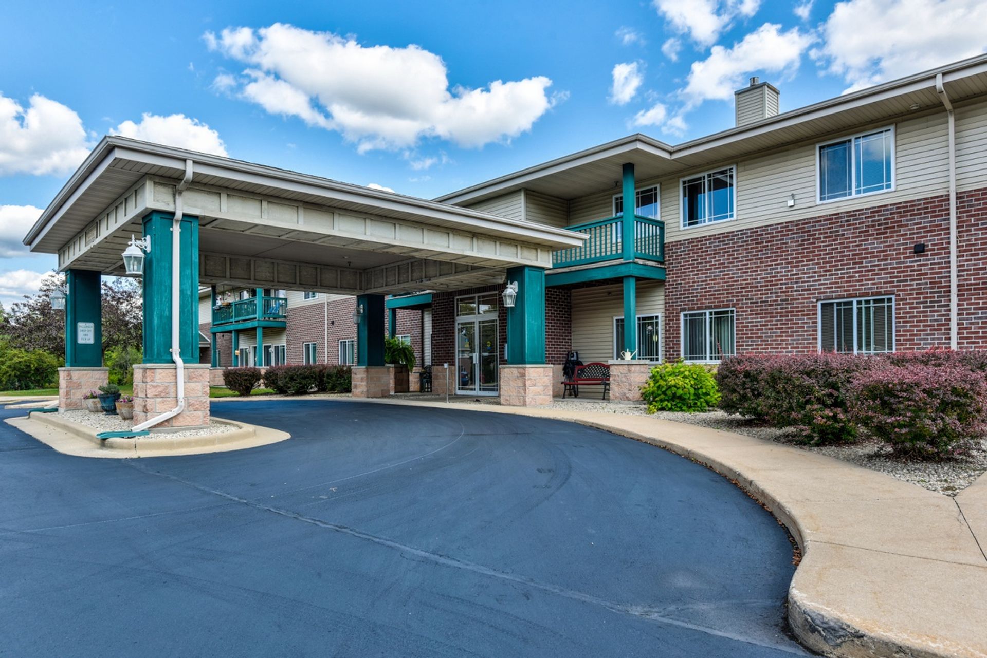 GERMANTOWN Apartment: W168 N11278 WESTERN AVE