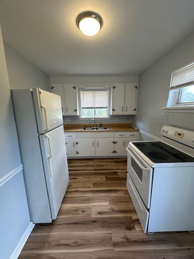 Vinton Apartment: S Maple Street- Triplex