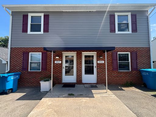 Duplex with 2 Bedrooms and 2 Bath - Move In Ready – photo 1