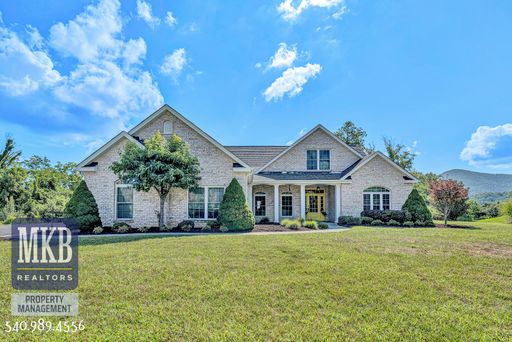 7621 Nandina Drive Roanoke, VA - Old Mill Plantation Custom Built Home – photo 1