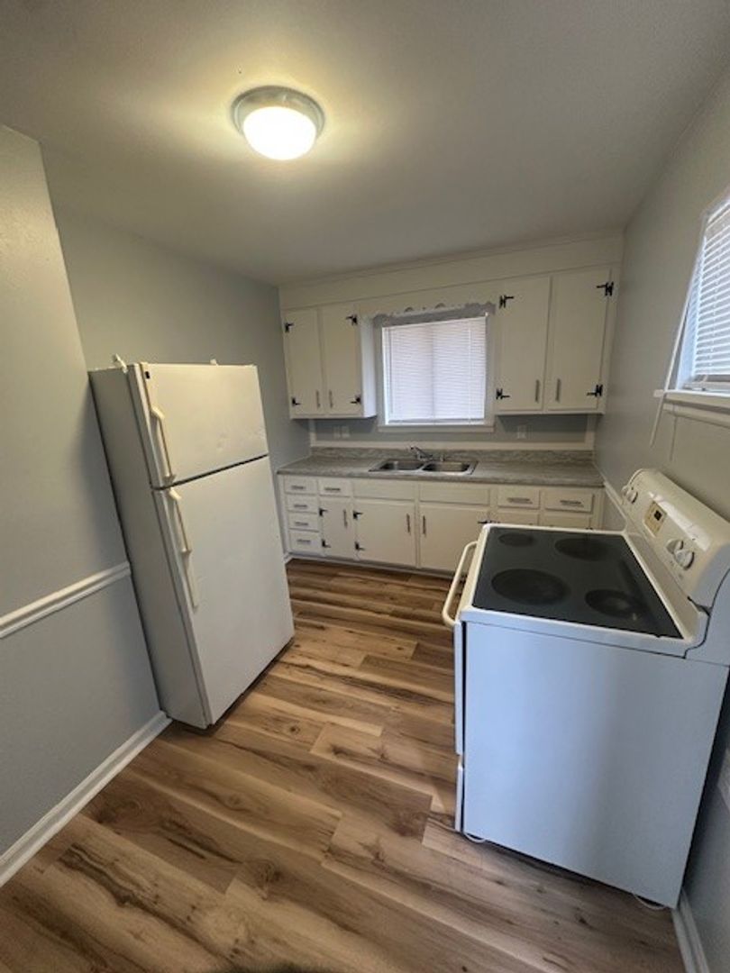 Vinton Apartment: S Maple Street- Triplex