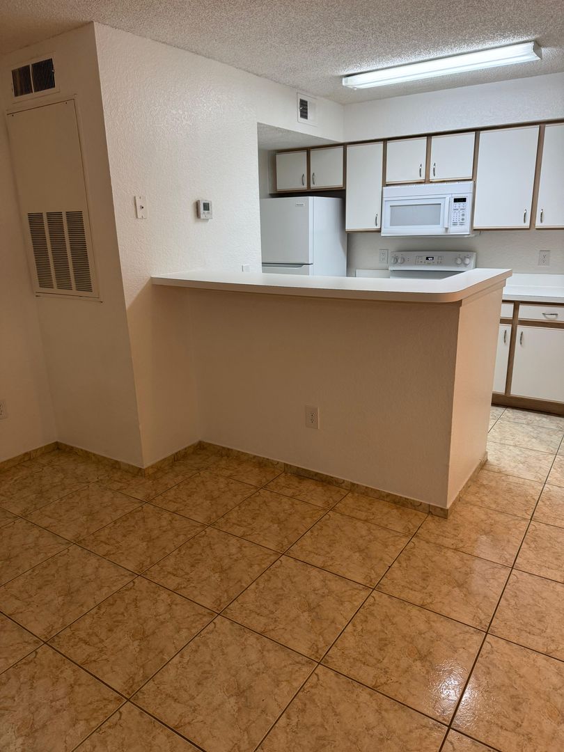 Kissimmee Apartment: Villa Del Sol Condominiums