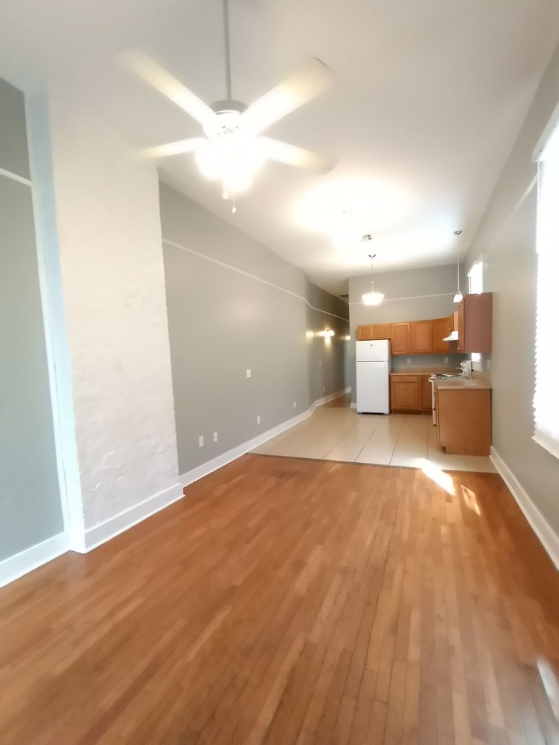 New Orleans Apartment: 2321-23 Gravier