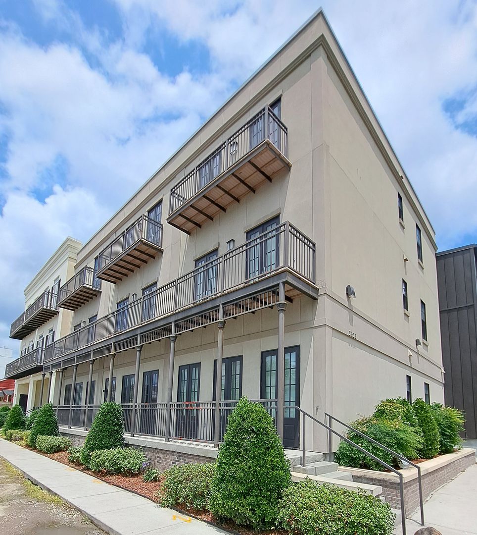 New Orleans Apartment: 4525 Freret
