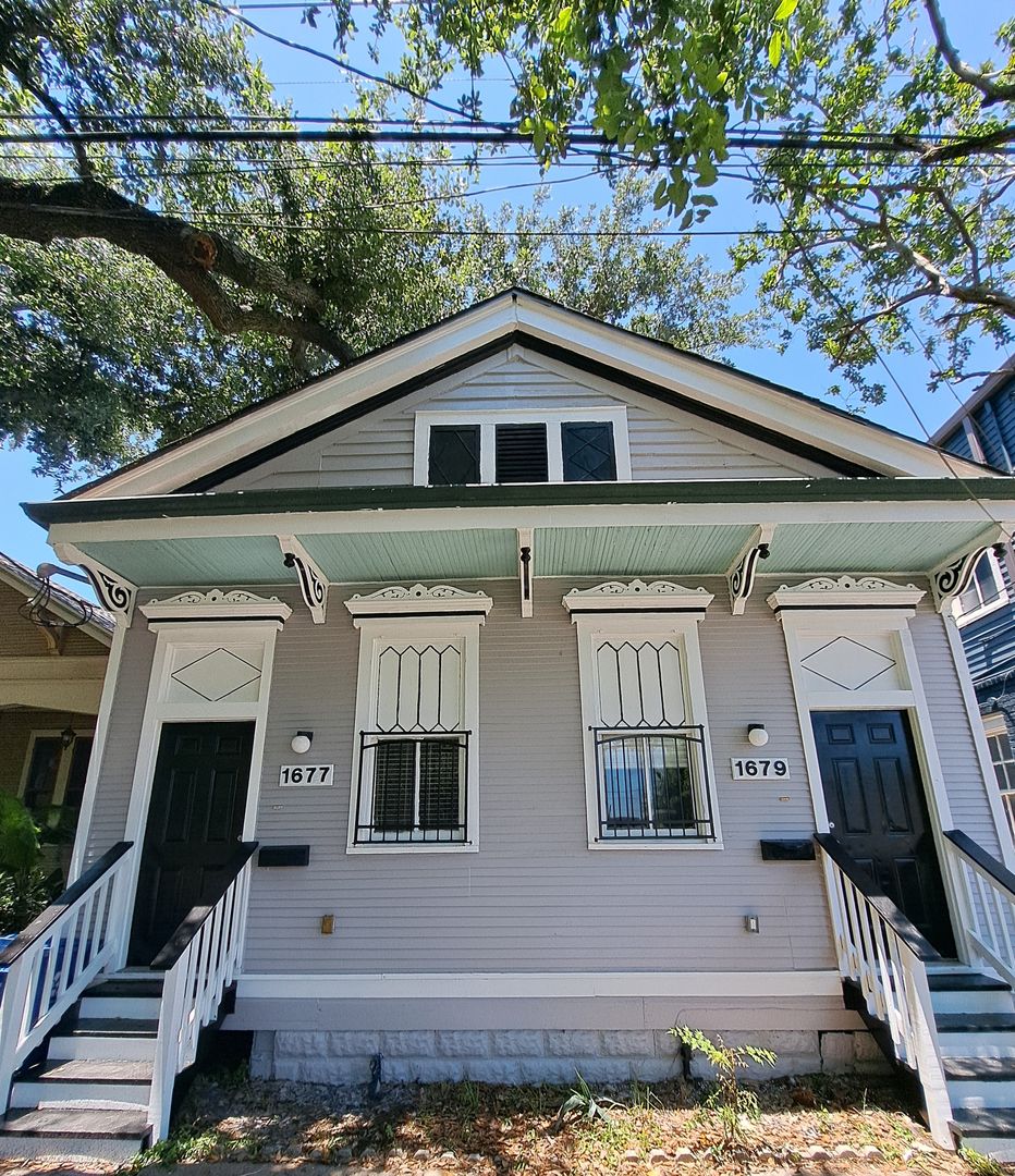 New Orleans Apartment: 1677-79 N. Broad