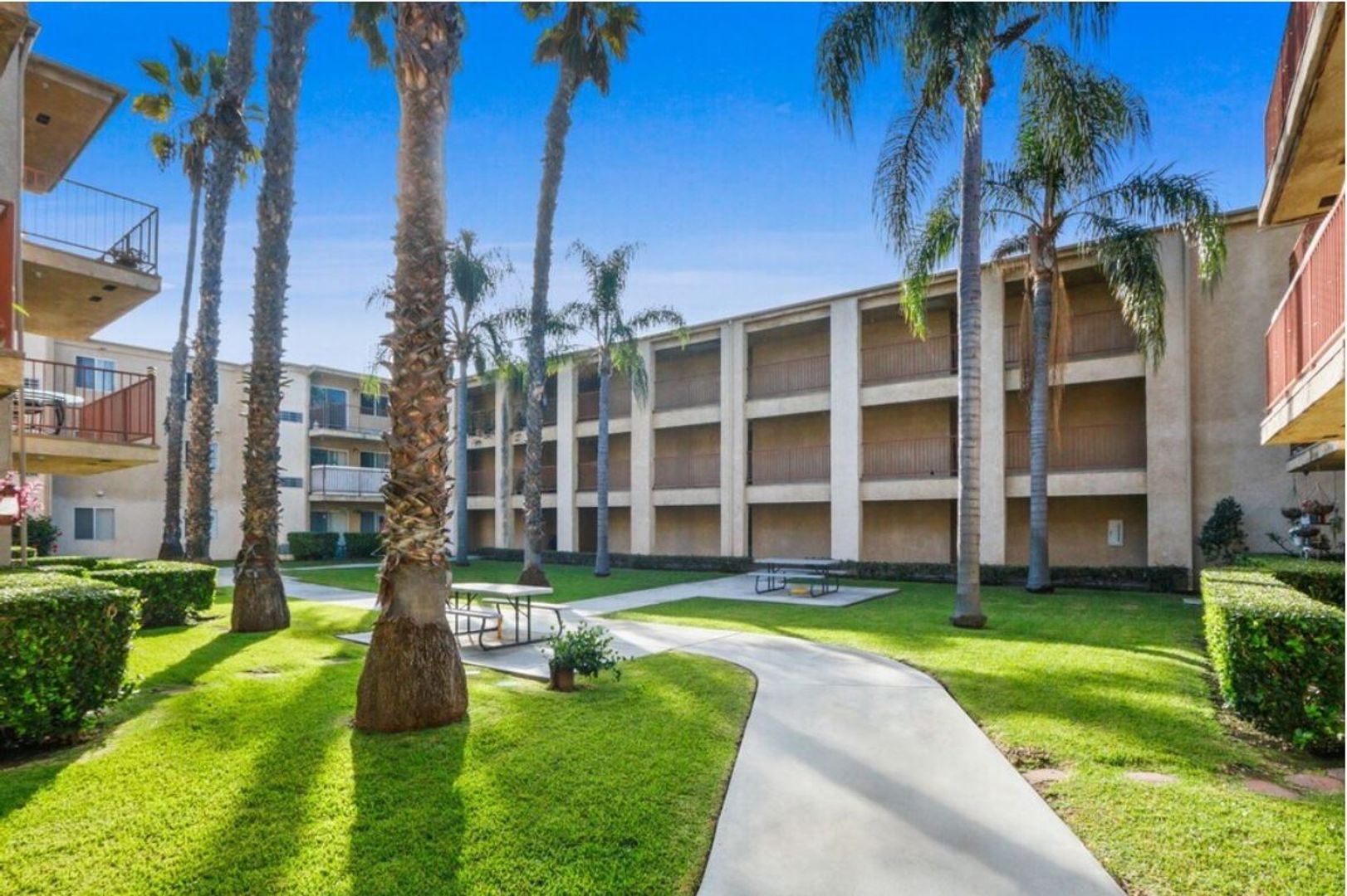 Hawaiian Gardens Apartment: 12100 226th Street
