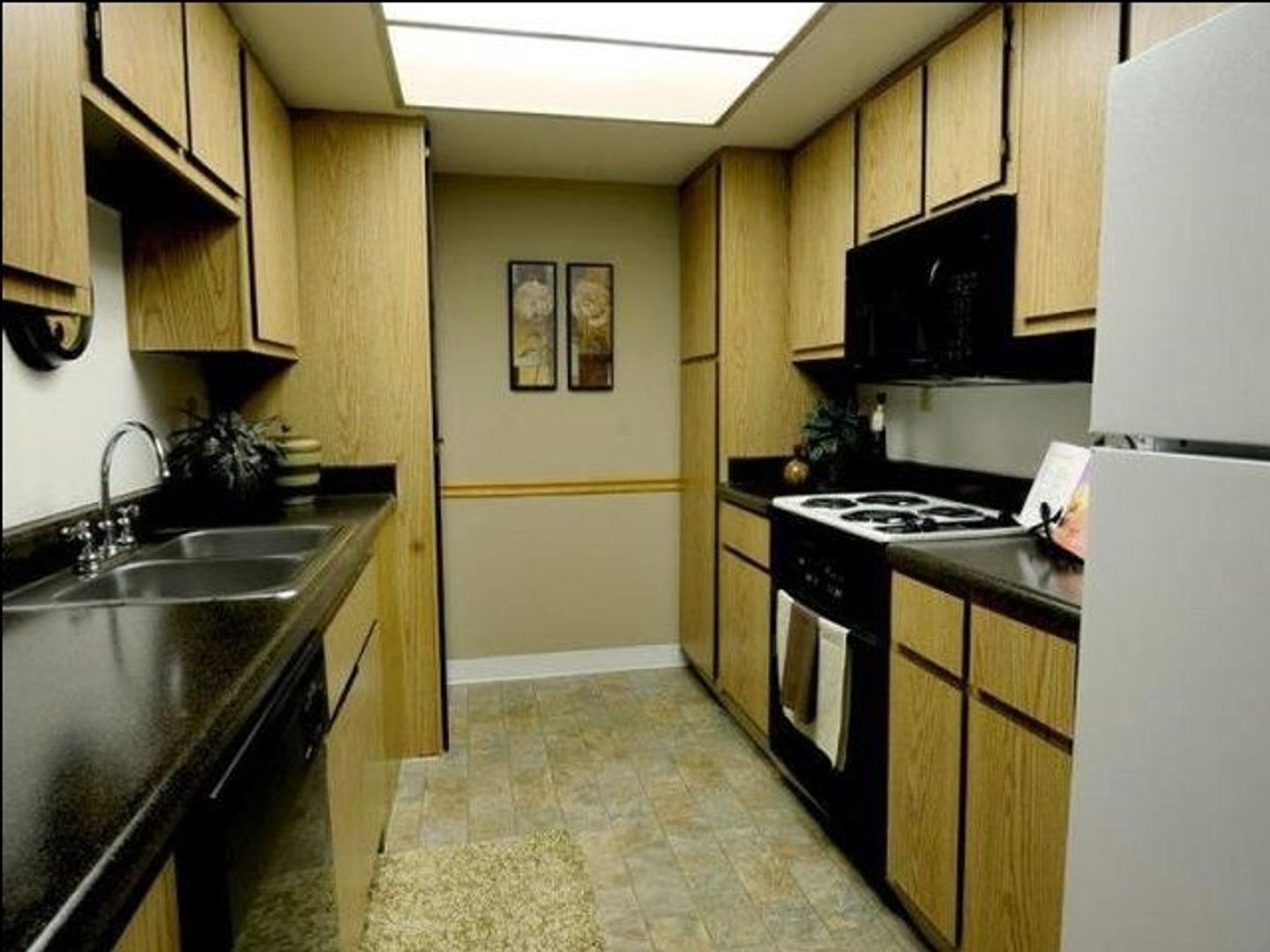 Phoenix Apartment: 15425 N. Tatum Boulevard
