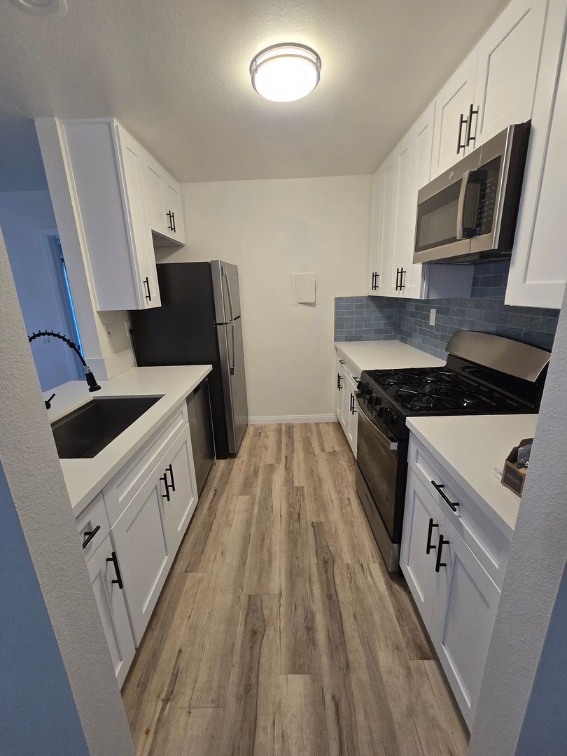 Carpinteria Apartment: 1069 Casitas Pass Road