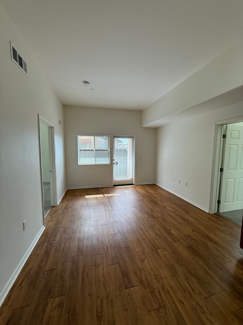 Santa Maria Apartment: 1311 W. Battles Road