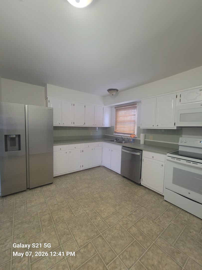 Virginia Beach Townhome: 5521 New Colony Drive