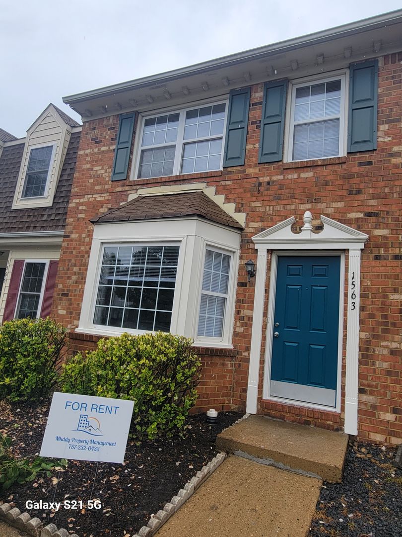 Virginia Beach House: 1563 Jameson Drive