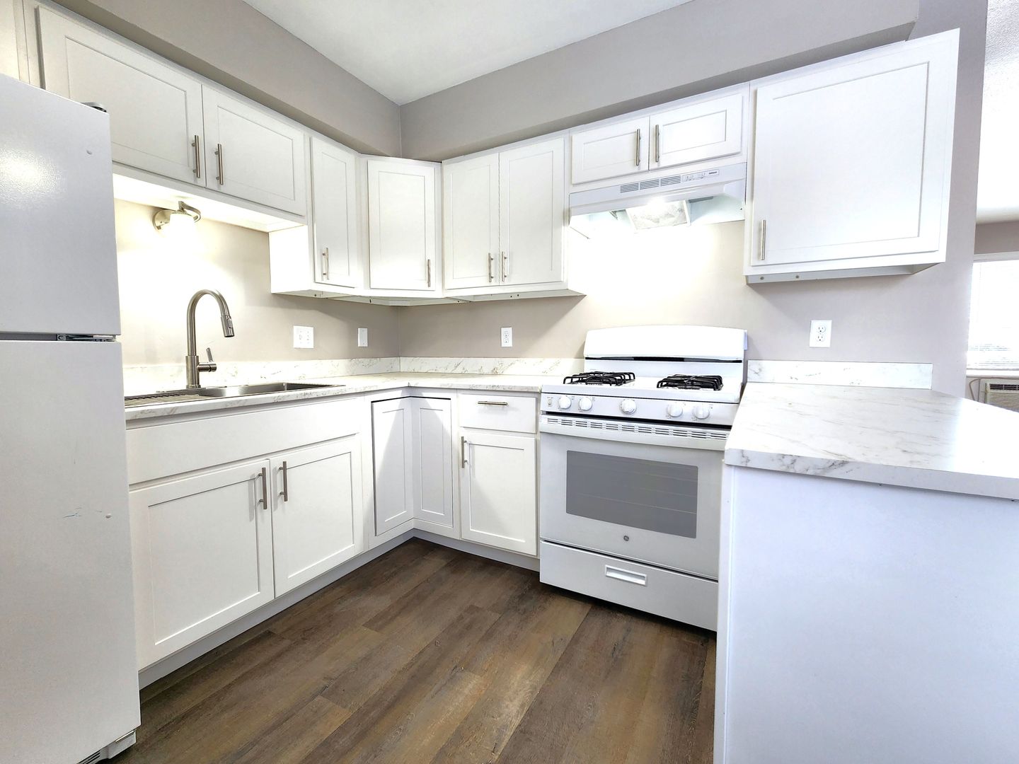 Milwaukee Apartment: 7701-07 W Thurston Ave