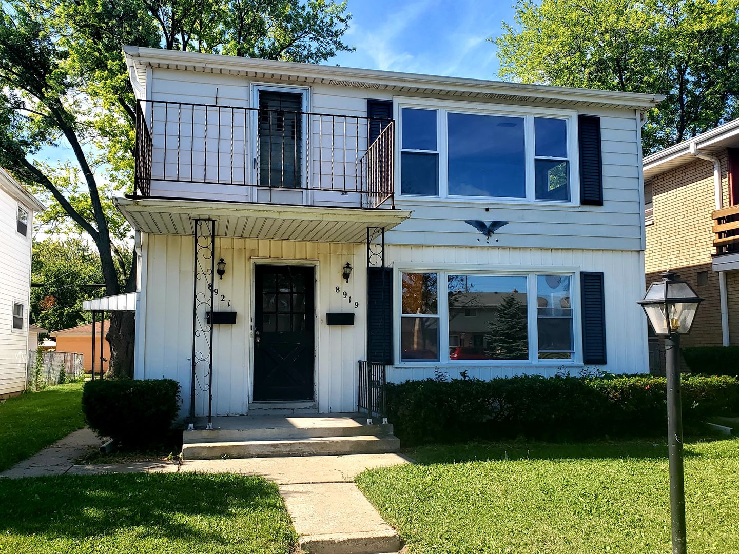 Milwaukee Apartment: 8919 W Hampton Ave