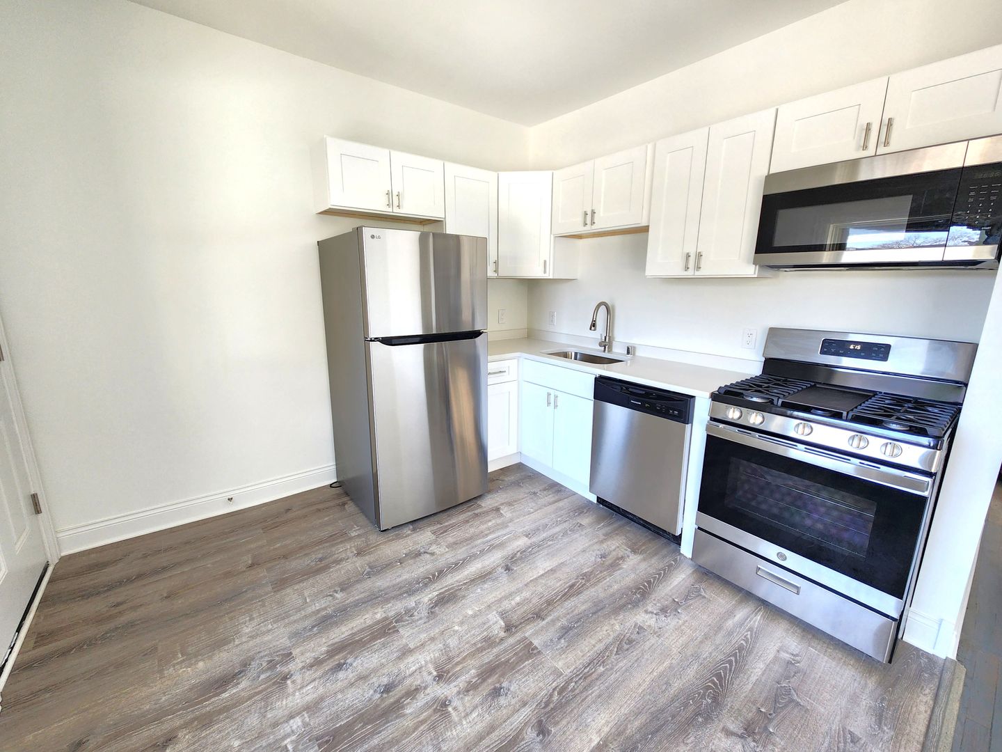 Milwaukee Apartment: 2634 N Stowell Ave