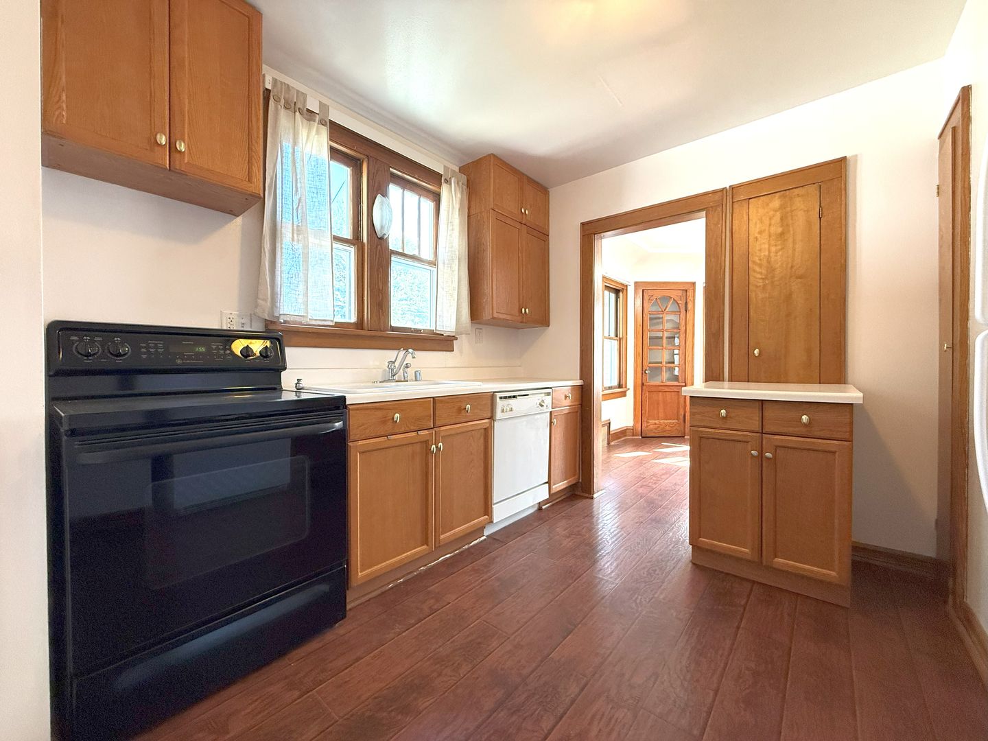 West Allis House: 1440 S 90th Street