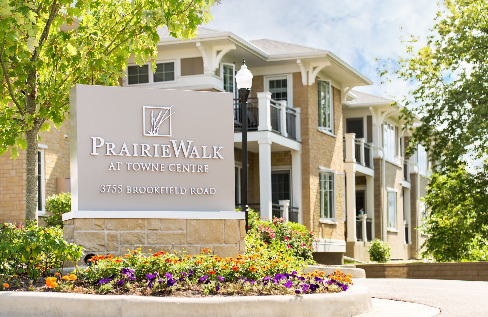 Brookfield Apartment: 3755 N Brookfield Road