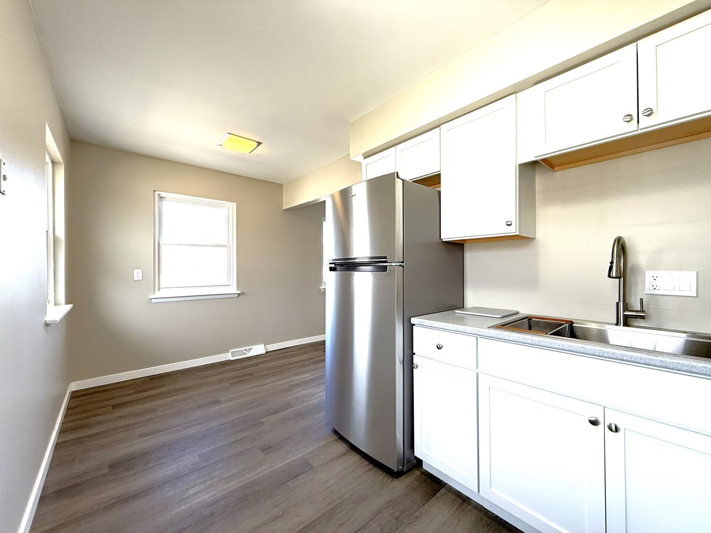 Milwaukee Apartment: 11027 W Hampton Ave