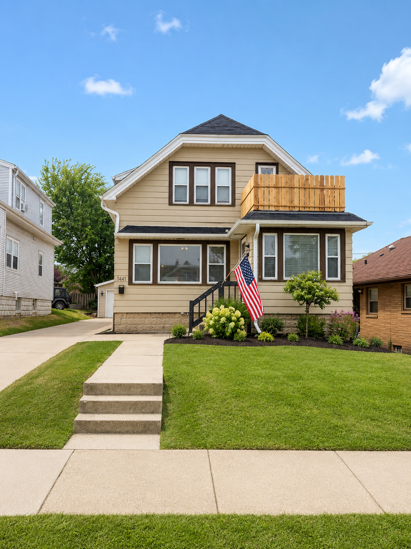 West Allis Apartment: 1439 S 88th Street