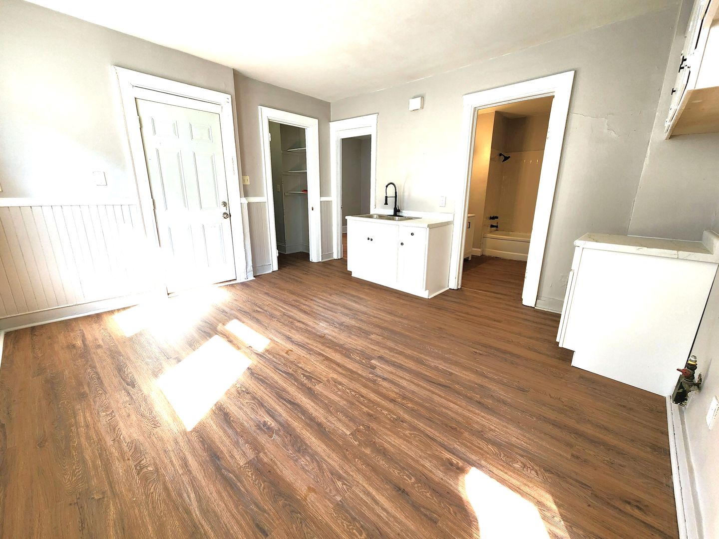 Milwaukee Apartment: 3027-3029 N Holton Street