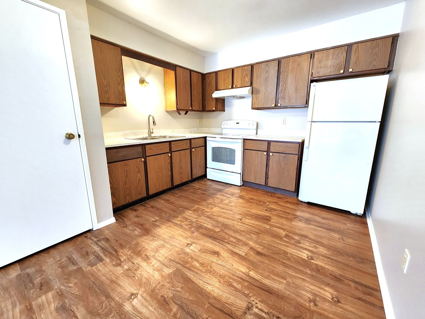 West Allis Apartment: 1730 S 116th Street