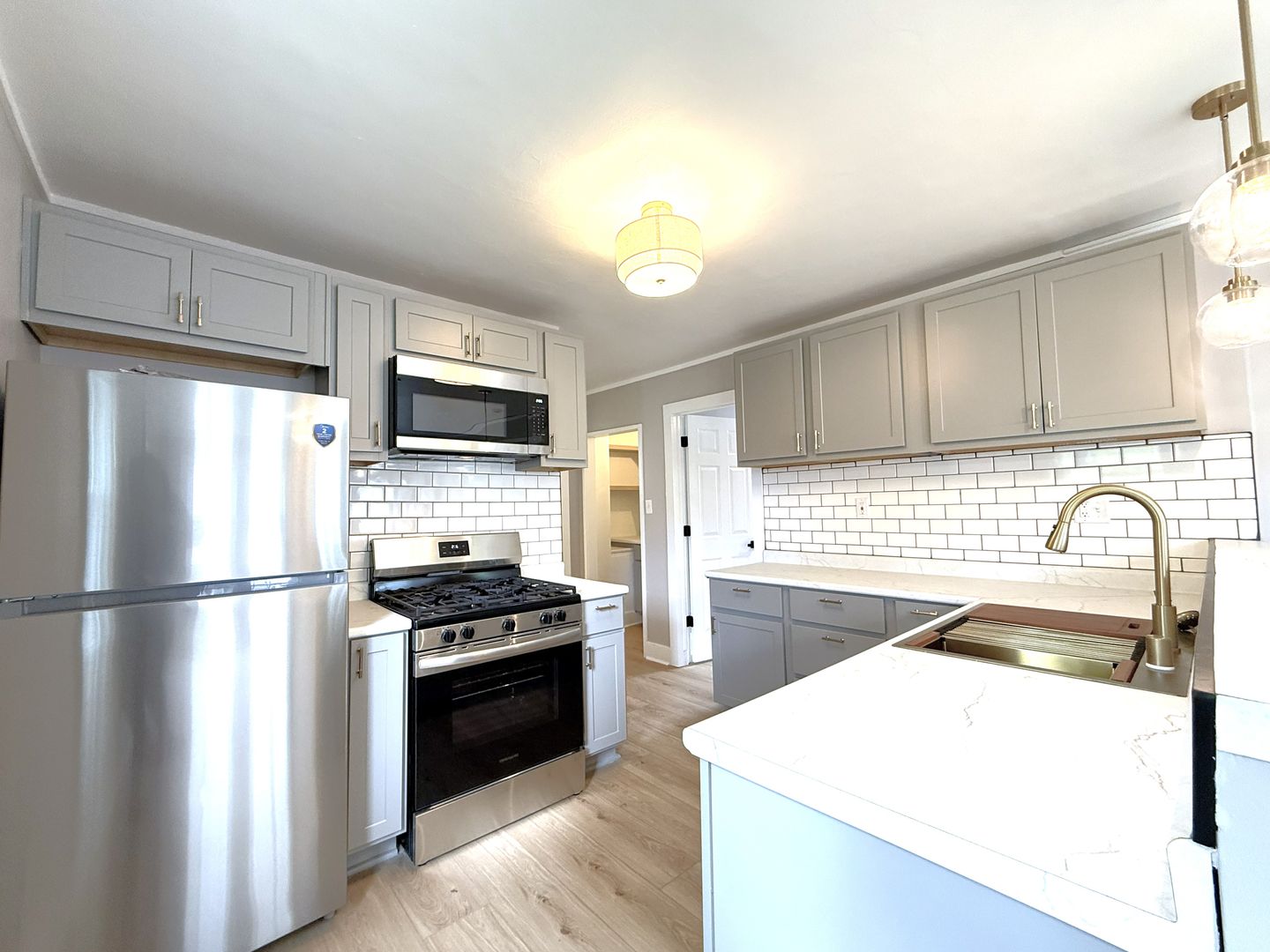 Milwaukee Apartment: 323 N 59th Street