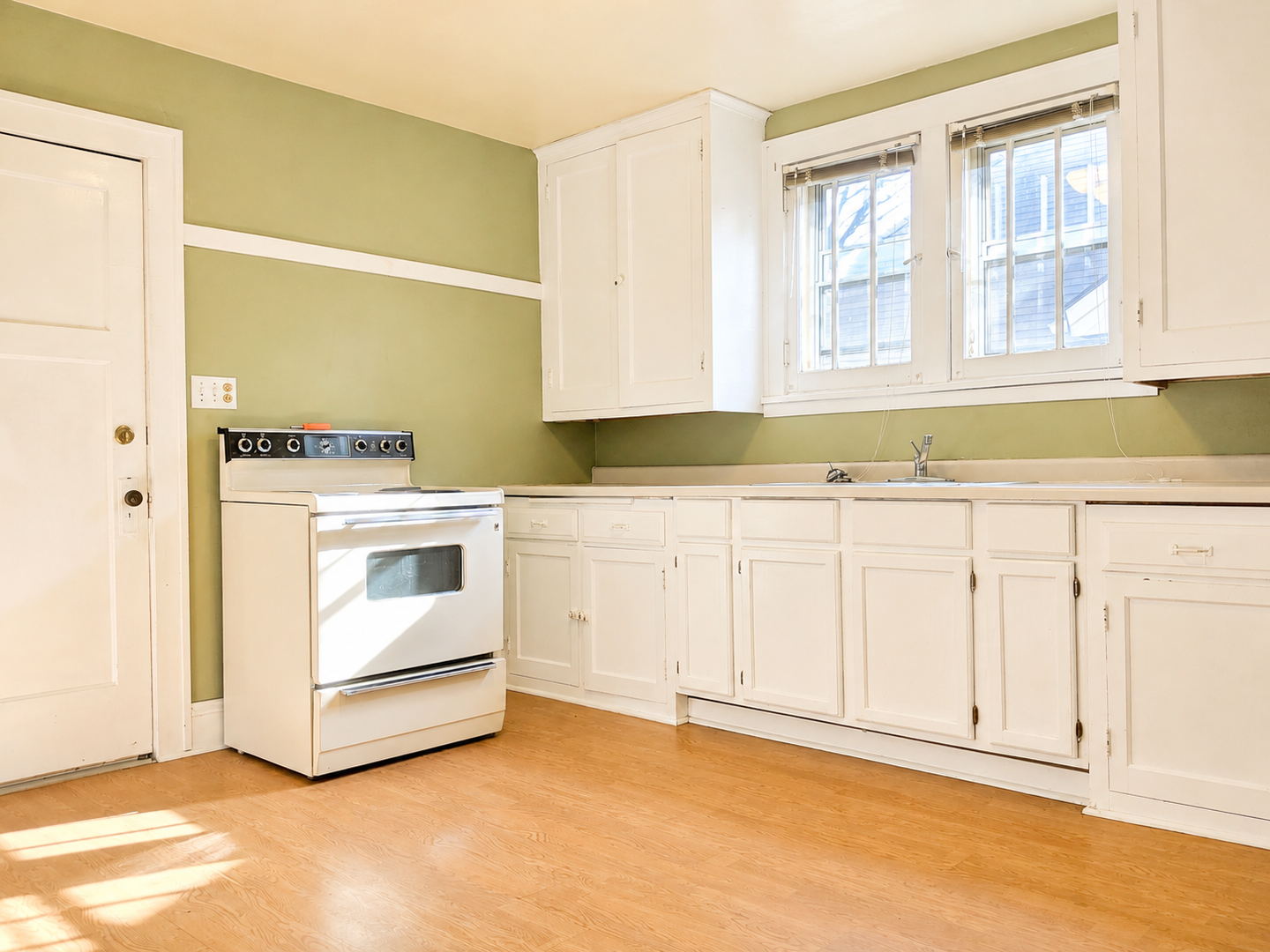 Wauwatosa Apartment: 2448 N 65th St