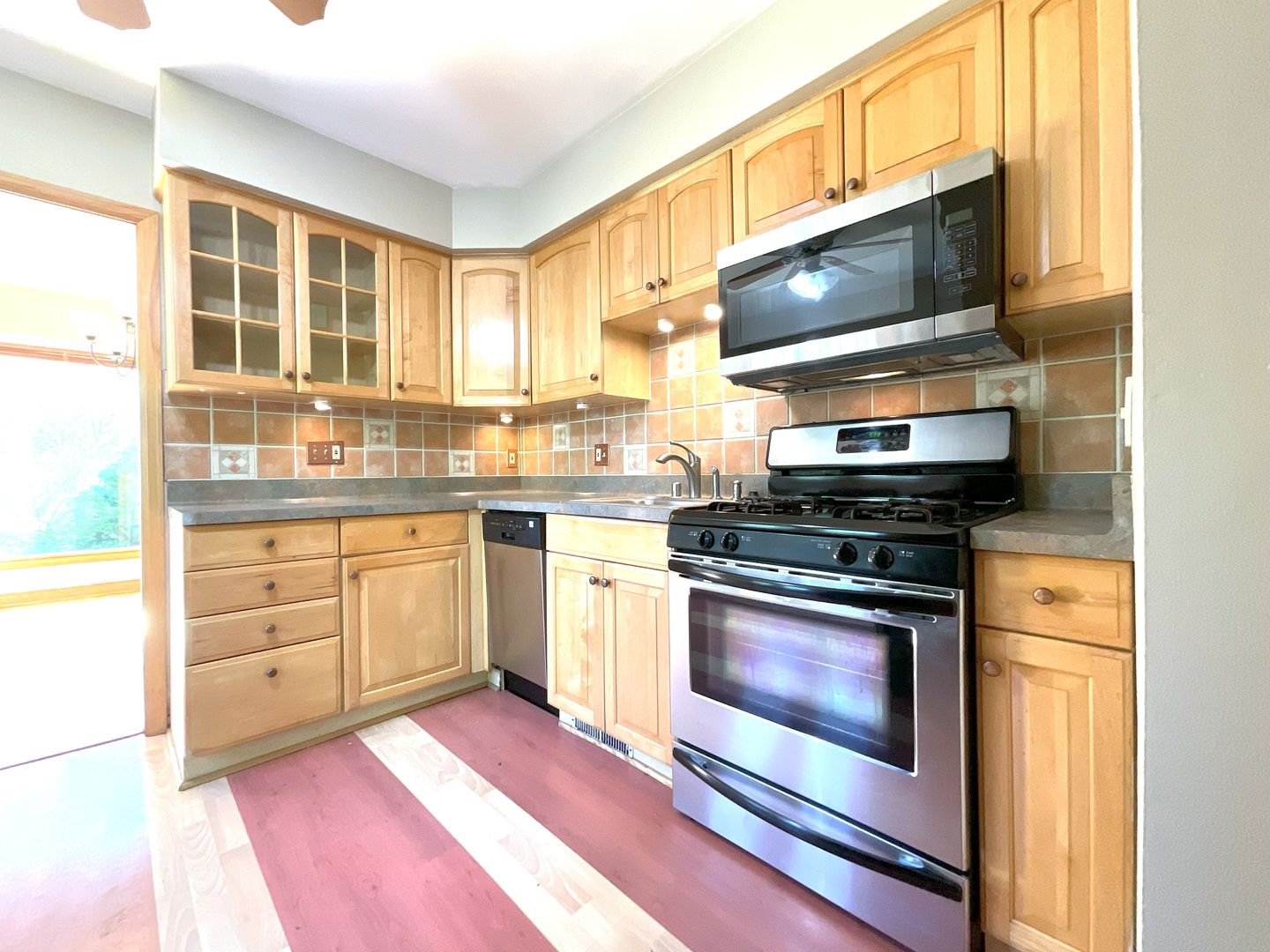 Shorewood Apartment: 1104-06 E Glendale Avenue