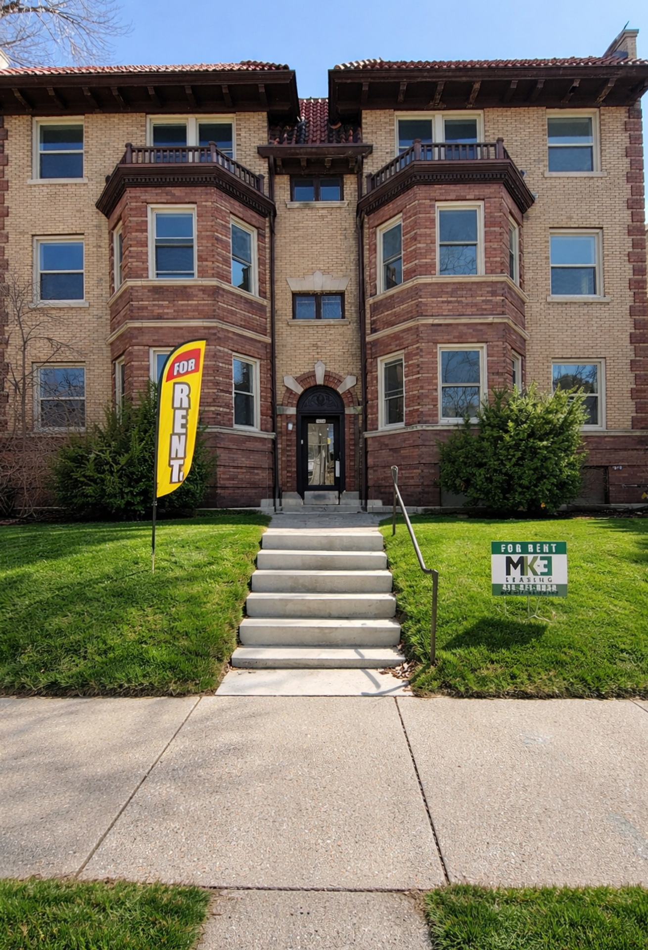 Milwaukee Apartment: 2634 N Stowell Ave