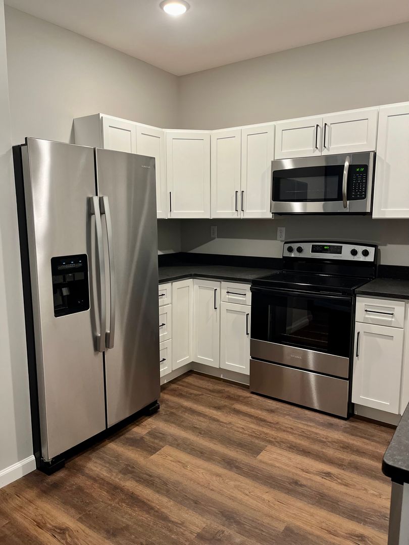 Georgetown Apartment: 105 Juniper Path