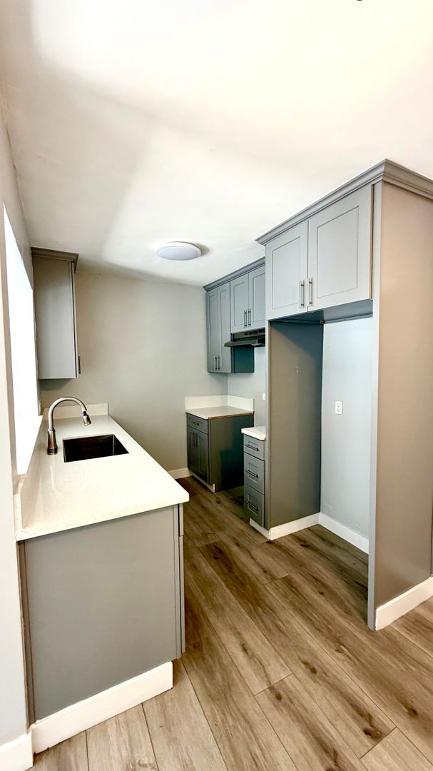 VAN NUYS Apartment: 8207 LANGDON AVE