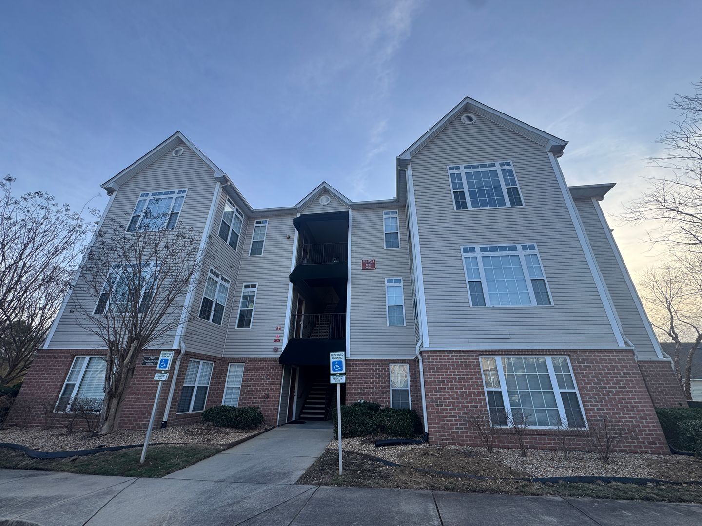Raleigh Apartment: 2500 Friedland Place