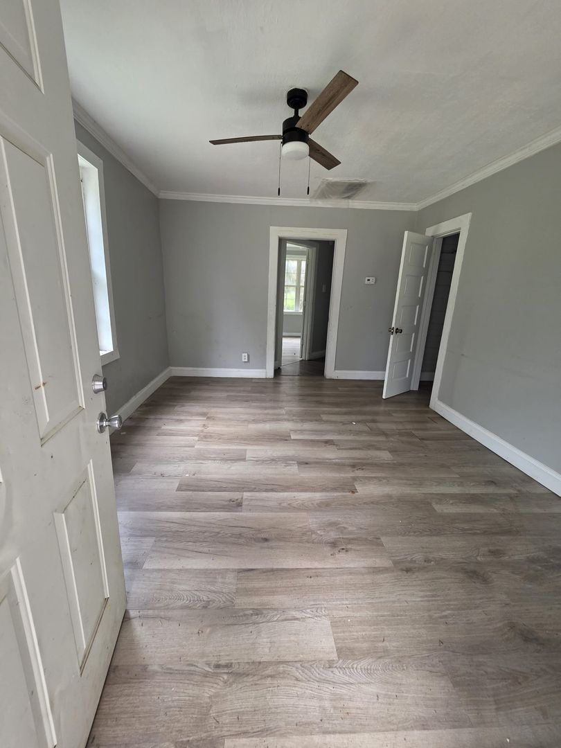 York Apartment: 104 Pinata Court