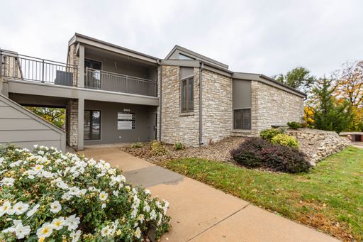 2805 Claflin #210, Manhattan KS