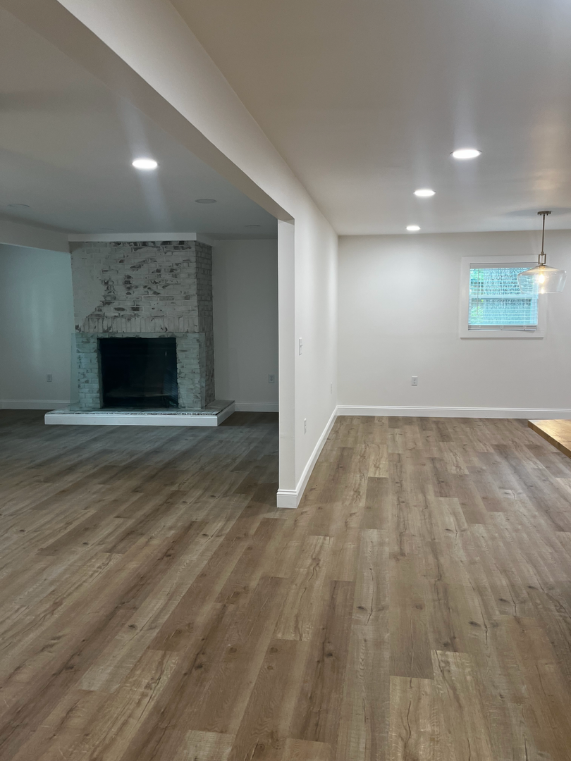 Forest City House: 367 Sietz Dr