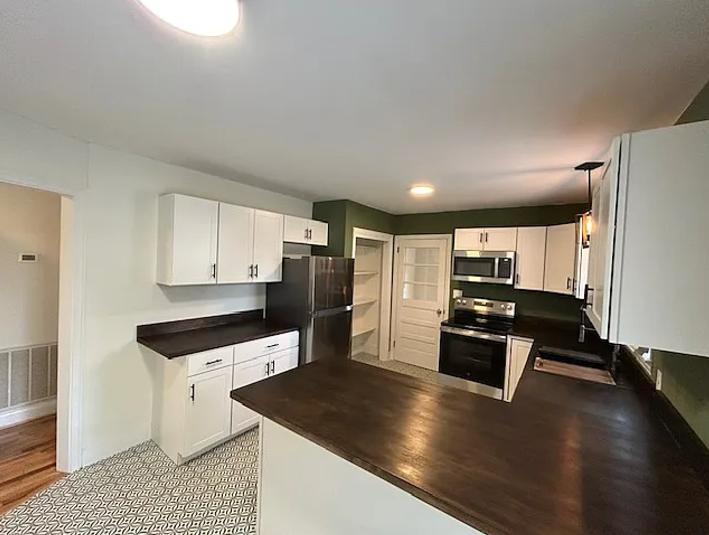 Easley House: 202 Gilliland Avenue