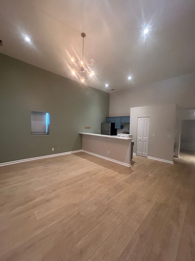 Asheville Apartment: 160 State Street