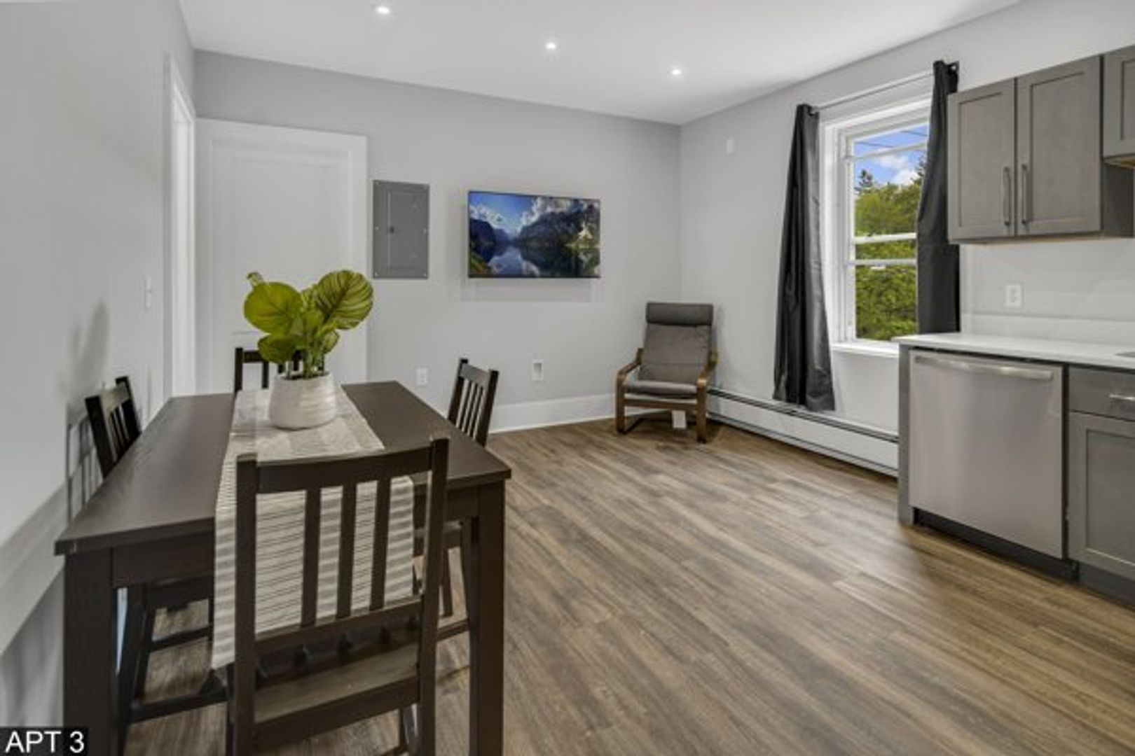 Ithaca Apartment: 308 Stewart Ave