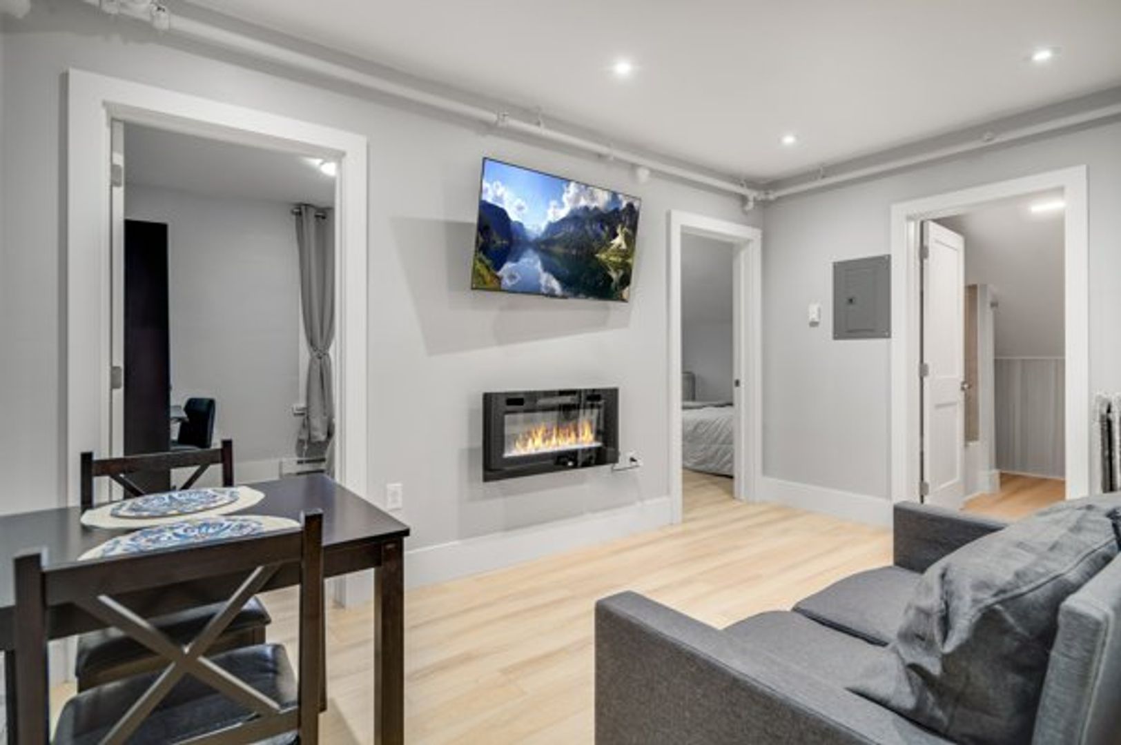 Ithaca Apartment: 504 Stewart Ave